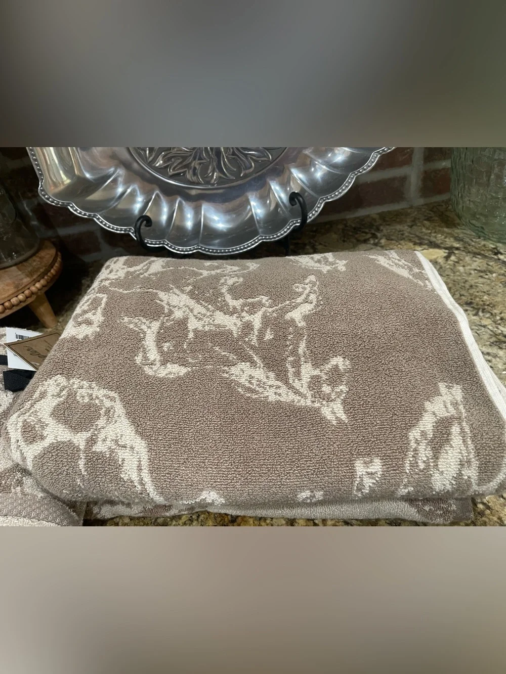 Wrangler MUSTANGS towel bundle - (2) bath, (2) hand towels and (2) fingertip NEW
